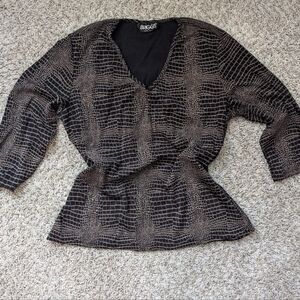 V neck 3/4 sleeve blouse